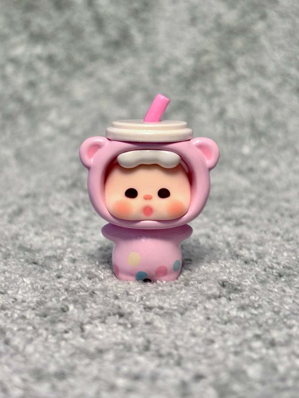 WUWU Drinking Time Series blind bag mini bean figure | Strawberry Milk Boba Tea